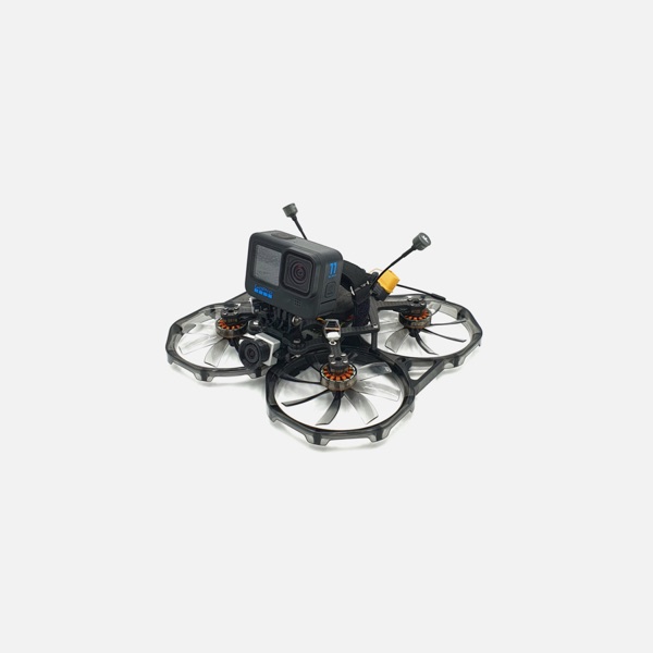 Cinewhoop дрон с защитой пропеллеров и GoPro